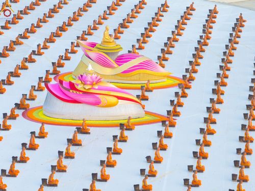 ภาพ No.74244:พุทธบุตรธรรมยาตรา ปฏิบัติธรรมและบันทึกภาพประวัติศาสตร์ ในโครงการธรรมยาตรากตัญญูบูชา มหาปูชนียาจารย์ พระมงคลเทพมุนี(สด จนฺทสโร) พระผู้ปราบมาร อนุสรณ์สถาน 7 แห่ง ปีที่ 11 ณ อนุสรณ์สถานบางปลา อ.บางเลน จ.นครปฐม วันที่ 23 มกราคม พ.ศ. 2566