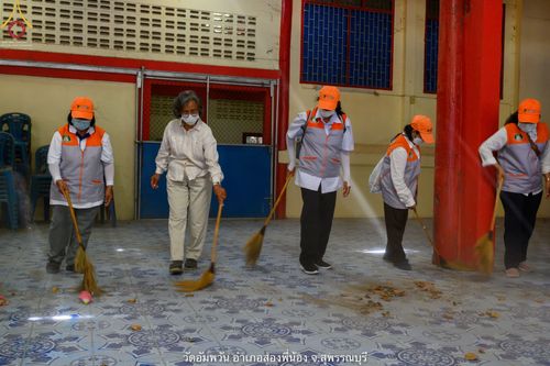 ภาพ No.69161:พระธรรมยาตรา ปฏิบัติศาสนกิจ ทำนุบำรุงศาสนสถาน, สวดธรรมจักร, ปฏิบัติธรรม ร่วมกับชุมชน,นักเรียนเด็กดีวีสตาร์ และร่วมพิธีทอดผ้าป่าบำรุงศาสนสถาน ในโครงการธรรมยาตรากตัญญูบูชา มหาปูชนียาจารย์ พระมงคลเทพมุนี(สด จนฺทสโร) พระผู้ปราบมาร อนุสรณ์สถาน 7 แห่ง ปีที่ 11