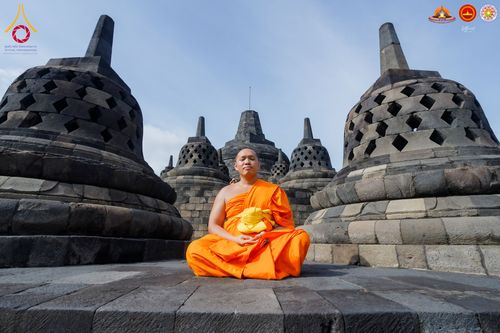 ภาพ No.280125:วันที่ 31 ธันวาคม พ.ศ. 2568 เดินธรรมยาตราที่บรมพุทธโธ อินโดนีเซีย