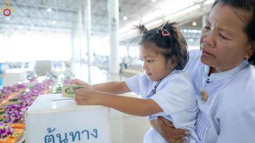 ภาพ No.136648:พิธีตักบาตร พิธีบูชาข้าวพระ ในวันอาทิตย์ต้นเดือนที่ 5 พฤษภาคม พ.ศ. 2567 ณ วัดพระธรรมกาย จ.ปทุมธานี