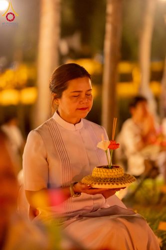 ภาพ No.266382:วันพุธที่ 5 พฤศจิกายน พ.ศ. 2568 (วันพระ ขึ้น 15 ค่ำ เดือน 12) พิธีลอยกระทงธรรม  ณ สระมหาเศรษฐีทะเลบุญ มหาวิหารพระมงคลเทพมุนี วัดพระธรรมกาย จ.ปทุมธานี