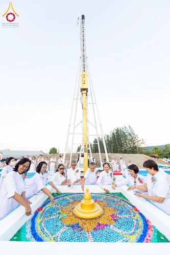 ภาพ No.275169:วันอาทิตย์ที่ 30 พฤศจิกายน พ.ศ. 2568 พิธีตอกเสาเข็ม "สร้างองค์พระเจดีย์เพื่อสร้างสันติภาพโลก" ต้นสุดท้าย ณ ศูนย์ปฏิบัติธรรมระยอง (บ้านช่องลม)