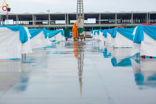 ภาพ No.218706:วันพฤหัสบดีที่ 17 เมษายน พ.ศ. 2568 การเตรียมงานในลานธรรม , สภาธรรมกายสากล , วิหารคด  เพื่องานวันคุ้มครองโลก 22 เมษายน พ.ศ. 2568