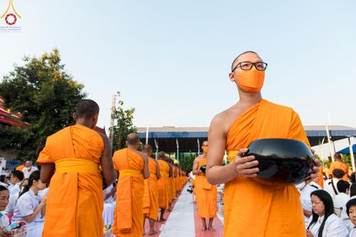 ภาพ No.116124:พิธีตักบาตรพระธรรมยาตรา ณ อนุสรณ์สถานลำดับที่ 4 สถานที่เกิดด้วยกายธรรม วัดโบสถ์(บน) จ.นนทบุรี วันที่ 21 มกราคม พ.ศ. 2567