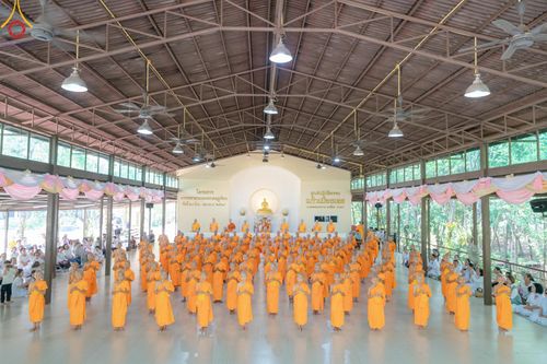 ภาพ No.135134: พิธีบรรพชาสามเณร  พิธีตักบาตรฉลองสามเณรใหม่ วันที่ 1 เมษายน พ.ศ.2567 ในโครงการบรรพชาสามเณรฟื้นฟูพระพุทธศาสนาทั่วไทย ณ ศูนย์ปฏิบัติธรรมแก้วเมืองเลย