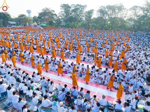 ภาพ No.112785:พิธีตักบาตรพระธรรมยาตราฯ ณ วัดสองพี่น้อง จ.สุพรรณบุรี วันที่ 15 มกราคม พ.ศ. 2567