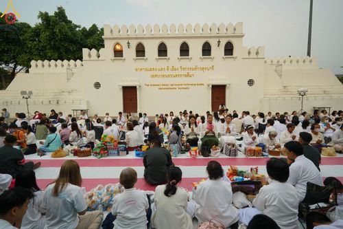 ภาพ No.126127:พิธีทำบุญเมืองนครราชสีมา ฉลอง 556 ปี ตักบาตรพระ 10,000 รูป ในวันเสาร์ที่ 2 มีนาคม พ.ศ.2567 ณ อนุสาวรีย์ท้าวสุรนารี จ.นครราชสีมา จัดโดย คณะสงฆ์จังหวัดนครราชสีมา ร่วมกับสำนักงานจังหวัดนครราชสีมา