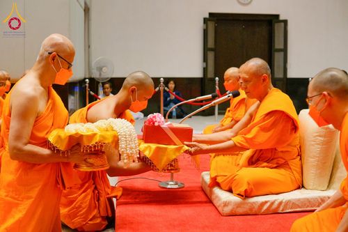 ภาพ No.62196:พิธีอุปสมบทในโครงการอุปสมบทหมู่ บูชาธรรมหลวงพ่อธัมมชโย พ.ศ.2567 ณ อุโบสถ วัดพระธรรมกาย จ.ปทุมธานี วันที่ 13-15 เมษายน พ.ศ. 2567