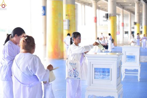 ภาพ No.242806:วันที่ 29-31 สิงหาคม พ.ศ. 2568 องค์กรภาคีเครือข่าย “บวร” (บ้าน-วัด-โรงเรียน-ราชการ) อ.คลองหลวง จัดบวชอุบาสิกาแก้ว ถวายพระราชกุศลแด่สมเด็จพระพันปีหลวง - กตัญญูบูชาแด่ผู้มีพระคุณ