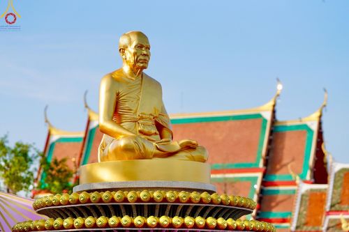 ภาพ No.193342:พิธีต้อนรับพระธรรมยาตรา ณ อนุสรณ์สถาน สถานที่เกิดในเพศสมณะ วัดสองพี่น้อง อำเภอสองพี่น้อง จังหวัดสุพรรณบุรี ในโครงการธรรมยาตรา กตัญญูบูชา มหาปูชนียาจารย์ พระมงคลเทพมุนี(สด จนฺทสโร) พระผู้ปราบมาร อนุสรณ์สถาน 7 แห่ง ปีที่ 13 วันที่ 11 มกราคม พ.ศ. 2568