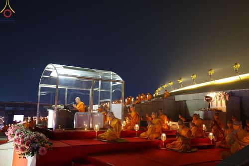 ภาพ No.77278:พิธีจุดมาฆประทีป ในวันมาฆบูชา อาทิตย์ต้นเดือนที่ 6 มีนาคม พ.ศ. 2566 ณ วัดพระธรรมกาย อ.คลองหลวง จ.ปทุมธานี