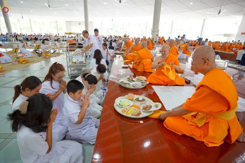 ภาพ No.247467:วันจันทร์ที่ 22 กันยายน พ.ศ. 2568 (วันพระ แรม 15 ค่ำ เดือน 10) พิธีบุพเปตพลี ครั้งที่ 170 ร่วมอุทิศบุญแด่หมู่ญาติที่ล่วงลับไปแล้ว และสืบทอดอายุพระพุทธศาสนา ณ หอฉันคุณยายอาจารย์ฯ วัดพระธรรมกาย