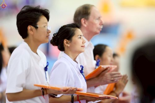 ภาพ No.251642:วันที่ 10 ตุลาคม พ.ศ. 2568 พิธีทอดผ้าป่าสมทบกฐินวัดพระธรรมกาย และสมทบกฐิน 30,000 กว่าวัดทั่วประเทศ ครั้งที่ 3 ณ สภาธรรมกายสากล วัดพระธรรมกาย