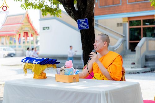 ภาพ No.203462:พิธีทอดผ้าป่าทำนุบำรุงศาสนสถาน ณ วัดปรางค์หลวง ตำบลบางม่วง อำเภอบางใหญ่ จังหวัดนนทบุรี ในโครงการธรรมยาตรา กตัญญูบูชา มหาปูชนียาจารย์ พระมงคลเทพมุนี(สด จนฺทสโร) พระผู้ปราบมาร อนุสรณ์สถาน 7 แห่ง ปีที่ 13 วันที่ 29 มกราคม พ.ศ. 2568