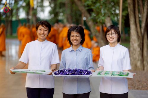 ภาพ No.233229:วันที่ 11 กรกฏาคม พ.ศ. 2568 พิธีอธิษฐานพรรษา ของคณะสงฆ์ ณ โบสถ์พระไตรปิฎก วัดพระธรรมกาย ต.คลองสาม อ.คลองหลวง จ.ปทุมธานี