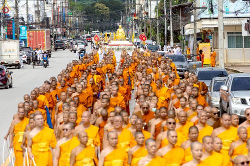 ภาพ No.239259:วันอาทิตย์ที่ 17 สิงหาคม พ.ศ. 2568 พิธีอัญเชิญรูปเหมือนพระมงคลเทพมุนี (สด จันทสโร) ณ ศาลากลางจังหวัดเลย ถึงลานพญานาค สวนสาธารณะกุดป่อง อ.เมือง จ.เลย