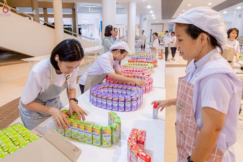 ภาพ No.243336:วันที่ 23-31 สิงหาคม พ.ศ. 2568 เจ้าหน้าที่ทุกสถานะ ทุ่มเทจัดงาน สัมมนารวมใจผู้นำบุญ เพื่องานกฐินสามัคคีทั่วไทย 30,000 วัด บูชาธรรม 81 ปี หลวงพ่อธัมมชโย