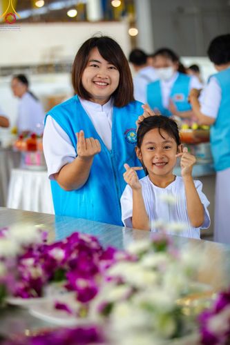 ภาพ No.167576:พิธีตักบาตรและพิธีบูชาข้าวพระ ในวันอาทิตย์ที่ 3 พฤศจิกายน พ.ศ. 2567 ณ วัดพระธรรมกาย