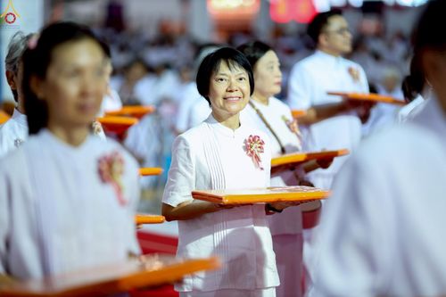 ภาพ No.244011:วันอาทิตย์ที่ 7 กันยายน พ.ศ. 2568 พิธีทอดผ้าป่าสมทบกฐินวัดพระธรรมกาย และสมทบกฐิน 30,000 วัดทั่วไทย ครั้งที่ 2 ณ ห้องแก้วสารพัดนึก 1 วัดพระธรรมกาย