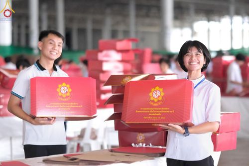 ภาพ No.210958:วันที่ 15 มีนาคม พ.ศ. 2568  บุญบรรจุกล่องไทยธรรม เพื่อถวายแด่พระสังฆาธิการ 40,000 กว่าวัดทั่วไทย ในวันคุ้มครองโลก 22 เมษายน พ.ศ. 2568