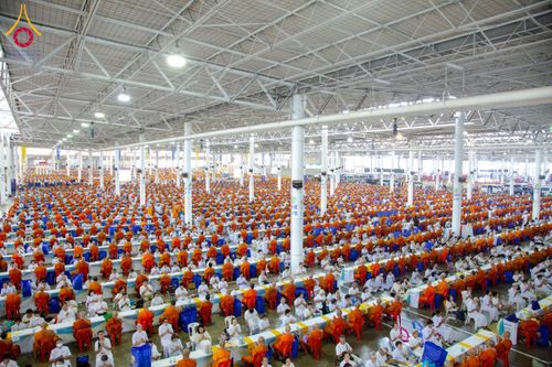 ภาพ No.60029:พิธีเจริญพระพุทธมนต์ "ฉลองอายุวัฒนมงคล 80 ปี หลวงพ่อธัมมชโย" พิธีถวายไทยธรรม คณะสงฆ์ 10,000 กว่าวัดทั่วประเทศ ในวันคุ้มครองโลก วันจันทร์ที่ 22 เมษายน พ.ศ. 2567 ณ สภาธรรมกายสากล วัดพระธรรมกาย จ.ปทุมธานี