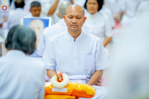 ภาพ No.217035:วันเสาร์ที่ 12 เมษายน พ.ศ. 2568 พิธีเวียนประทักษิณรอบพระมหาธรรมกายเจดีย์  พิธีวันทาเจดีย์ พิธีขอขมาและมอบผ้าไตร ในโครงการอุปสมบทหมู่ บูชาธรรมหลวงพ่อธัมมชโย, โครงการธรรมทายาท ระดับอุดมศึกษา รุ่นที่ 52 ,  โครงการบวชพระนานาชาติ AEC & WAB CEO รุ่นที่ 4 , ณ ว