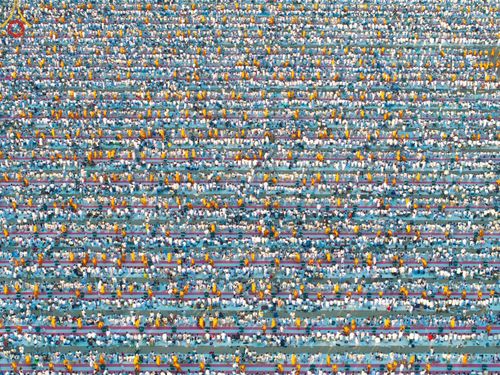 ภาพ No.187819:พิธีตักบาตรฉลองพระใหม่ ต้อนรับพุทธศักราช 2568 ณ ลานธรรมพระมหาธรรมกายเจดีย์ วัดพระธรรมกาย จ.ปทุมธานี วันที่ 1 มกราคม พ.ศ. 2568