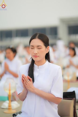 ภาพ No.122058:พิธีจุดประทีปถวายเป็นพุทธบูชา และบูชาธรรมมหาปูชนียาจารย์ พระมงคลเทพมุนี(สด จนฺทสโร) ในโครงการธรรมยาตรา กตัญญูบูชา มหาปูชนียาจารย์ พระมงคลเทพมุนี(สด จนฺทสโร) พระผู้ปราบมาร อนุสรณ์สถาน 7 แห่ง ปีที่ 12 วันที่ 31 มกราคม พ.ศ. 2567 ณ วัดพระธรรมกาย จ.ปทุมธานี