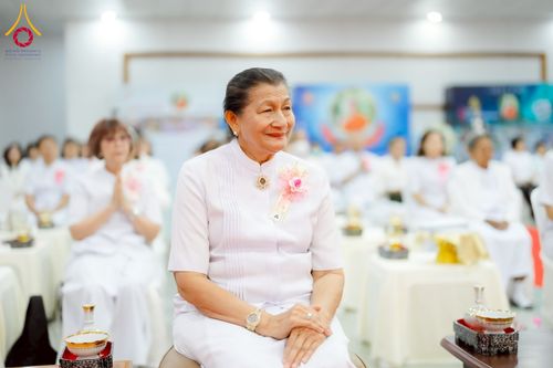 ภาพ No.221459:วันอาทิตย์ที่ 27 เมษายน พ.ศ. 2568 พิธีเจริญพระพุทธมนต์สมโภชดวงแก้วธรรมชัย เนื่องในโอกาสบูชาธรรม 81 ปีหลวงพ่อธัมมชโย อัญเชิญประดิษฐานเนื่องในโอกาสสถาปนาวัดพระธรรมกายไอซ์แลนด์ ณ อาคารปลูกศรัทธา 1 วัดพระธรรมกาย อำเภอคลองหลวง จังหวัดปทุมธานี