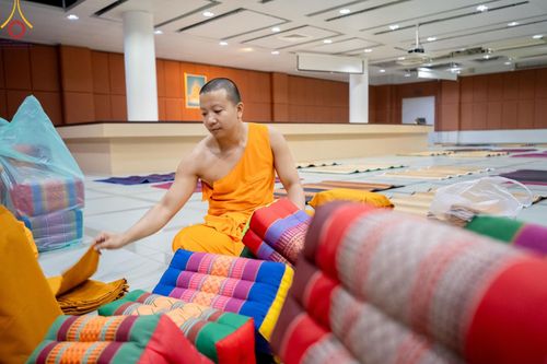 ภาพ No.60606:V.38 ทุ่มพลังเพื่อพ่อครบ 80 ปี ภาพการเตรียมงานของหน่วยงานต่างๆ เพื่อพิธีฉลองอายุวัฒนมงคล 80 ปี หลวงพ่อธัมมชโย และรับถวายมหาสังฆทาน 10,000 กว่าวัดทั่วประเทศ ในวันคุ้มครองโลก วันจันทร์ที่ 22 เมษายน พ.ศ. 2567