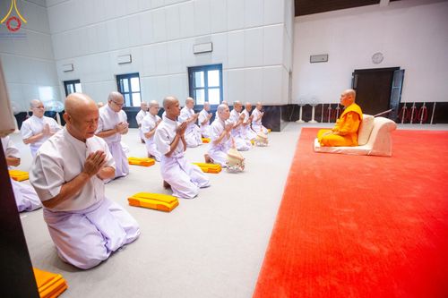 ภาพ No.159785:พิธีตัดปอยผมปลงผมนาคธรรมทายาท, พิธีบรรพชาอุปสมบทหมู่ โครงการอุปสมบทหมู่บูชาธรรม 140 ปี พระมงคลเทพมุนี (สด จนฺทสโร) ณ โบสถ์พระไตรปิฏก วัดพระธรรมกาย วันเสาร์ที่ 5 ตุลาคม พ.ศ. 2567