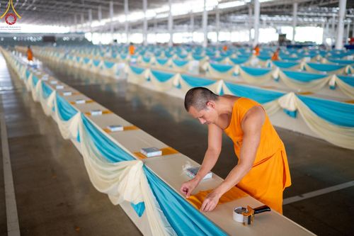 ภาพ No.60915:V.37 ยิ่งกว่าดี เพื่อ 80 ปีของพ่อ ภาพการเตรียมงานของหน่วยงานต่างๆ เพื่อพิธีฉลองอายุวัฒนมงคล 80 ปี หลวงพ่อธัมมชโย และรับถวายมหาสังฆทาน 10,000 กว่าวัดทั่วประเทศ ในวันคุ้มครองโลก วันจันทร์ที่ 22 เมษายน พ.ศ. 2567