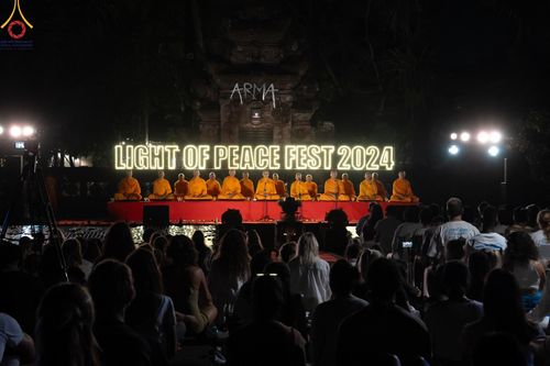 ภาพ No.156465:วัดพุทธบาหลีและวัดพระธรรมกาย จัดปฏิบัติธรรมนานาชาติ 1,151 คนจาก 78 ประเทศ ใน "วันสันติภาพสากล" ณ บาหลี อินโดนีเซีย วันเสาร์ที่ 21 กันยายน พ.ศ. 2567 เวลา 16.00-21.00 น. ณ พิพิธภัณฑ์ ARMA เมืองอูบุด จังหวัดบาหลี ประเทศอินโดนีเซีย