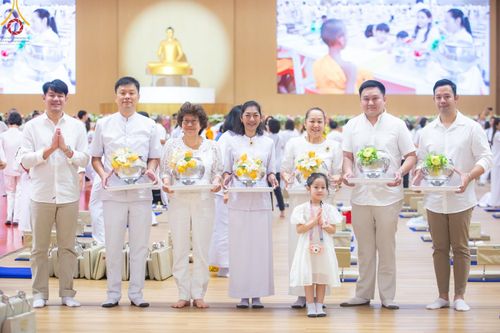 ภาพ No.206975:พิธีถวายโคมมาฆประทีป น้อมถวายเป็นพุทธบูชา แด่คณะพระภิกษุ สามเณร วัดพระธรรมกาย วันอาทิตย์ที่ 9 กุมภาพันธ์ พ.ศ. 2568 ณ ห้องแก้วสารพัดนึก 2 สภาธรรมกายสากล วัดพระธรรมกาย จังหวัดปทุมธานี