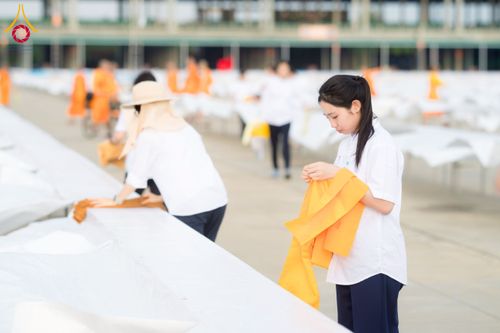 ภาพ No.217821:วันที่ 10-14 เมษายน พ.ศ. 2568 เจ้าหน้าที่อาสาสมัคร เตรียมงานวันคุ้มครองโลก ชุดที่ 2 วัดพระธรรมกาย จ.ปทุมธานี