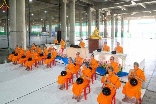 ภาพ No.82880:พิธีตักบาตรฉลองพระบวชใหม่  โครงการธรรมทายาทอุปสมบทหมู่อุดมศึกษา  รุ่นที่50 ภาคฤดูฝน วันเสาร์ที่ 24 มิถุนายน พ.ศ.2566 ณ มหารัตนวิหารคด คอร์ 6 วัดพระธรรมกาย