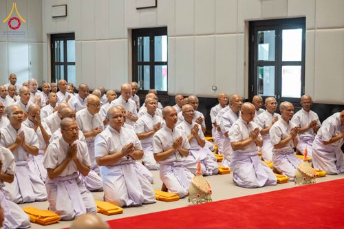 ภาพ No.321347:วันเสาร์ที่ 11 เมษายน พ.ศ.2569 พิธีขอบรรพชา พิธีขอสรณคมณ์และศีล, พิธีถวายบาตร พิธีอุปสมบท โครงการอุปสมบทหมู่ บูชาธรรมหลวงพ่อธัมมชโย พ.ศ.2569 โครงการอุปสมบทหมู่ธรรมทายาท ระดับอุดมศึกษา รุ่น 53 (ภาคฤดูร้อน) ณ วัดพระธรรมกาย ปทุมธานี