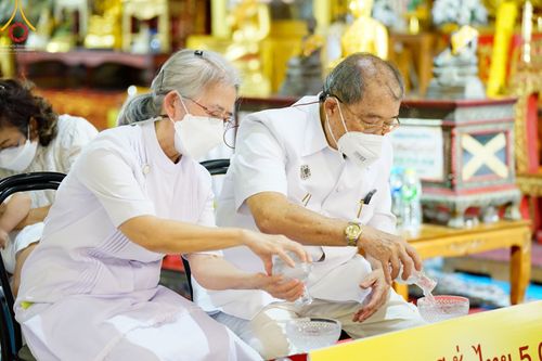 ภาพ No.64822:พิธีทอดกฐินสามัคคีทั่วไทย 5,000 วัด โดยคณะศิษยานุศิษย์วัดพระธรรมกาย น้อมบูชาธรรม 78 ปี หลวงพ่อธัมมชโย  วันจันทร์ที่ 7 พฤศจิกายน พ.ศ. 2565  ณ วัดสระบัว อำเภอธัญบุรี จังหวัดปทุมธานี