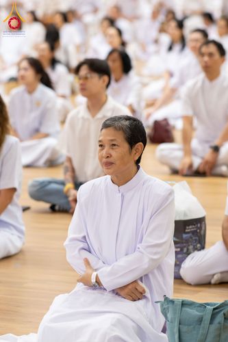 ภาพ No.330635:วันอาทิตย์ที่ 31 พฤษภาคม พ.ศ.2569 พิธีขอขมาผู้ปกครอง อุบาสกอุปสมบทอุทิศชีวิต 11 ท่าน  ณ ห้องแก้วสารพัดนึก 2 วัดพระธรรมกาย จังหวัดปทุมธานี