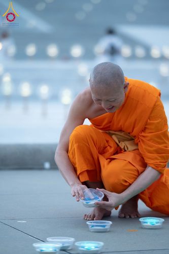 ภาพ No.345739:วันพฤหัสบดีที่ 27 สิงหาคม พ.ศ.2569 พิธีจุดประทีป เนื่องในวันธรรมชัย ณ วัดพระธรรมกาย ปทุมธานี