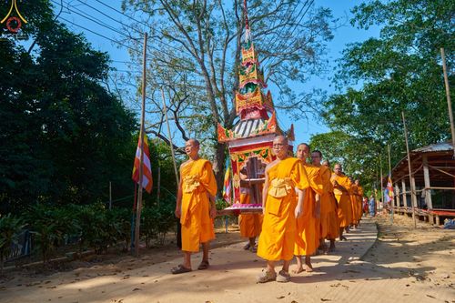 ภาพ No.65711:พิธีถวายพระบรมสารีริกธาตุ เพื่อประดิษฐาน ณ พระพุทธรูปปางไสยยาสน์ ที่ยาวที่สุดในบังกลาเทศ  วันที่ 22 พฤศจิกายน พ.ศ. 2565