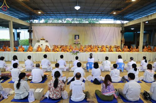 พิธีถวายภัตตาหารเป็นสังฆทาน แด่คณะพระธรรมยาตราฯ ในโครงการธรรมยาตราฯ ปีที่ 11 ณ อนุสรณ์สถานมหาวิหารพระมงคลเทพมุนี อ.สองพี่น้อง จ.สุพรรณบุรี วันที่ 6 มกราคม พ.ศ. 2566