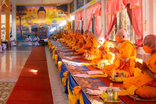 ภาพ No.66249:พิธีอุปสมบท วัดราษฎร์นิยมธรรม  อ.บางพลี จ.สมุทรปราการ รับบุญจัดงานโดยสำนักสถาบันพัฒนาเยาวชนโลก เมื่อวันที่ 7 ธันวาคม พ.ศ. 2565