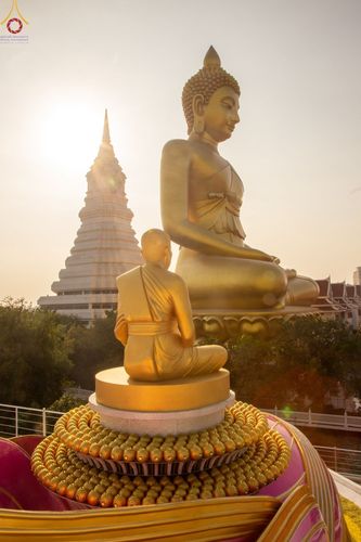 ภาพ No.74293:พุทธบุตรธรรมยาตรา ปฏิบัติธรรมและบันทึกภาพประวัติศาสตร์ ในโครงการธรรมยาตรากตัญญูบูชา มหาปูชนียาจารย์ พระมงคลเทพมุนี(สด จนฺทสโร) พระผู้ปราบมาร อนุสรณ์สถาน 7 แห่ง ปีที่ 11 ณ อนุสรณ์สถานลำดับที่ 6 สถานที่ค้นคว้าและเผยแผ่วิชาธรรมกาย วัดปากน้ำภาษีเจริญ กรุงเทพ