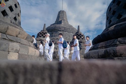 ภาพ No.331236:วันที่ 29 พฤษภาคม พ.ศ.2569 MBMI Tangerang (Majelis Agama Buddha Mahanikaya)  ได้มีการเตรียมงานเพื่อจัดงานวิสาขบูชานานาชาติ (ภาพชุดที่ 2)