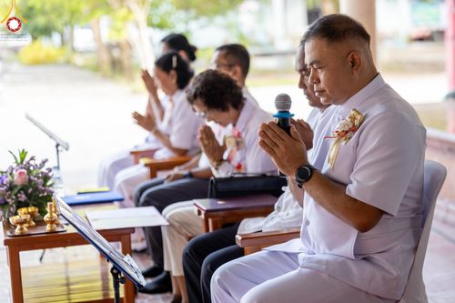 ภาพ No.137618:พิธีตักบาตร พิธีถวายสังฆทานแด่คณะสงฆ์ 323 วัด พิธีทำบุญอุทิศส่วนกุศลแด่ผู้วายชนม์ ในเหตุการณ์ความไม่สงบ 4 จังหวัดชายแดนภาคใต้ ปีที่ 20 ครั้งที่ 169 และพิธีมอบกองทุนหนุนแรงใจช่วยครูใต้ ปีที่ 17 ครั้งที่ 134 วันที่ 25 พฤษภาคม พ.ศ.2567 อ.ตากใบ จ.นราธิวาส