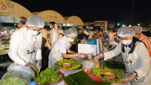 ภาพ No.73742:พิธีถวายภัตตาหารเป็นสังฆทาน แด่คณะพระธรรมยาตราฯ ในโครงการธรรมยาตรากตัญญูบูชา มหาปูชนียาจารย์ พระมงคลเทพมุนี(สด จนฺทสโร) พระผู้ปราบมาร อนุสรณ์สถาน 7 แห่ง ปีที่ 11 วันที่ 22 มกราคม พ.ศ. 2566