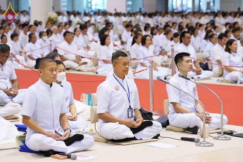 ภาพ No.337960:วันอาทิตย์ต้นเดือน 5 กรกฎาคม พ.ศ.2569 สัมมนาพิเศษ พิธีมอบพระของขวัญ ณ ห้องแก้วสารพัด1 วัดพระธรรมกาย