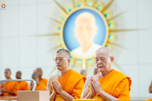 ภาพ No.348174:วันที่ 10 กันยายน พ.ศ.2569 พิธีสวดพระพุทธมนต์ และถวายภัตตาหารเป็นสังฆทาน เนื่องในวันครบ 26 ปี วันคล้ายละสังขาร คุณยายอาจารย์มหารัตนอุบาสิกาจันทร์ ขนนกยูง ณ หอฉันคุณยายอาจารย์ฯ วัดพระธรรมกาย