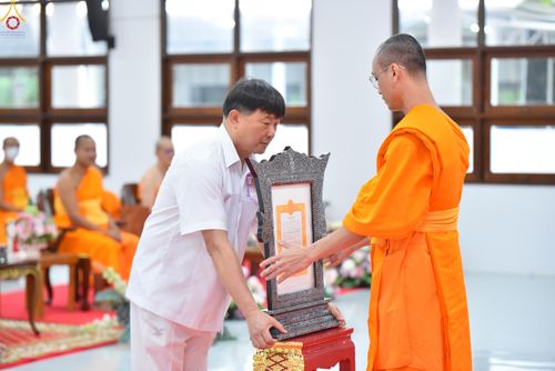 ภาพ No.342946:วันอาทิตย์ที่ 9 สิงหาคม พ.ศ.2569 พิธีมอบพัด ตั้งฐานานุกรม พระราชภาวนาวชิรวิเทศ วิ. ณ ห้องอาคารปลูกศรัทธา 2 วัดพระธรรมกาย